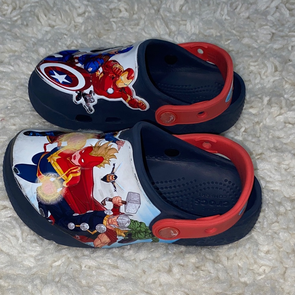 Crocs Marvel Avengers superhero boys size 11 crocs iconic comfort shoes ¥ - Picture 12 of 16
